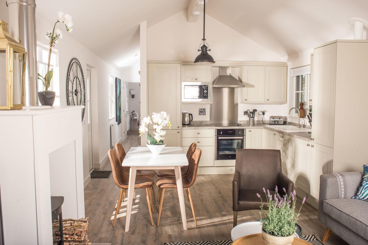 The Lakes Rookley 외부 사진 The interior of a typical cottage at The Old School